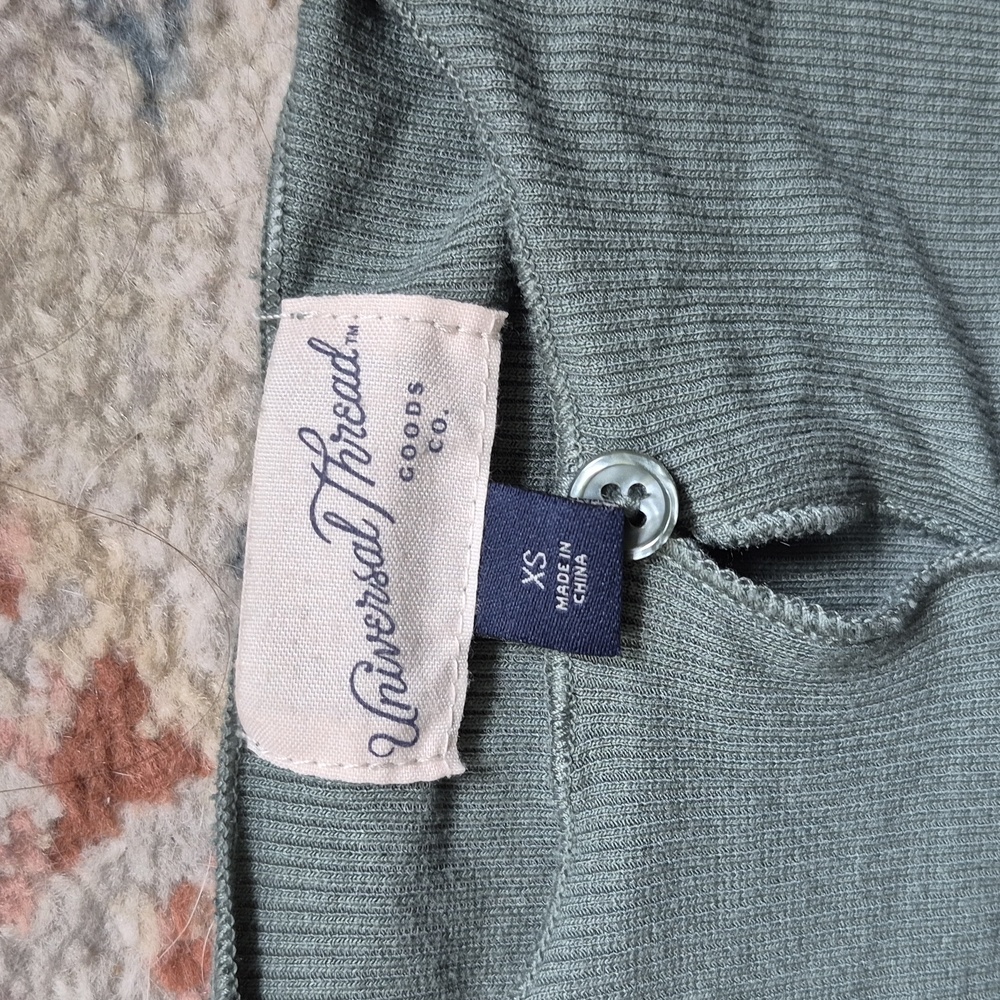 Universal Thread Button-Down Ribbed Top Greyish Green - Picture 2 of 3